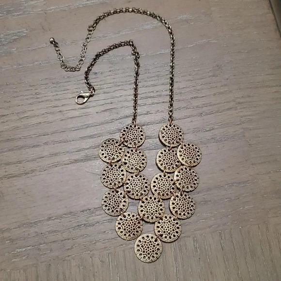 Gold tone statement necklace - Picture 1 of 4